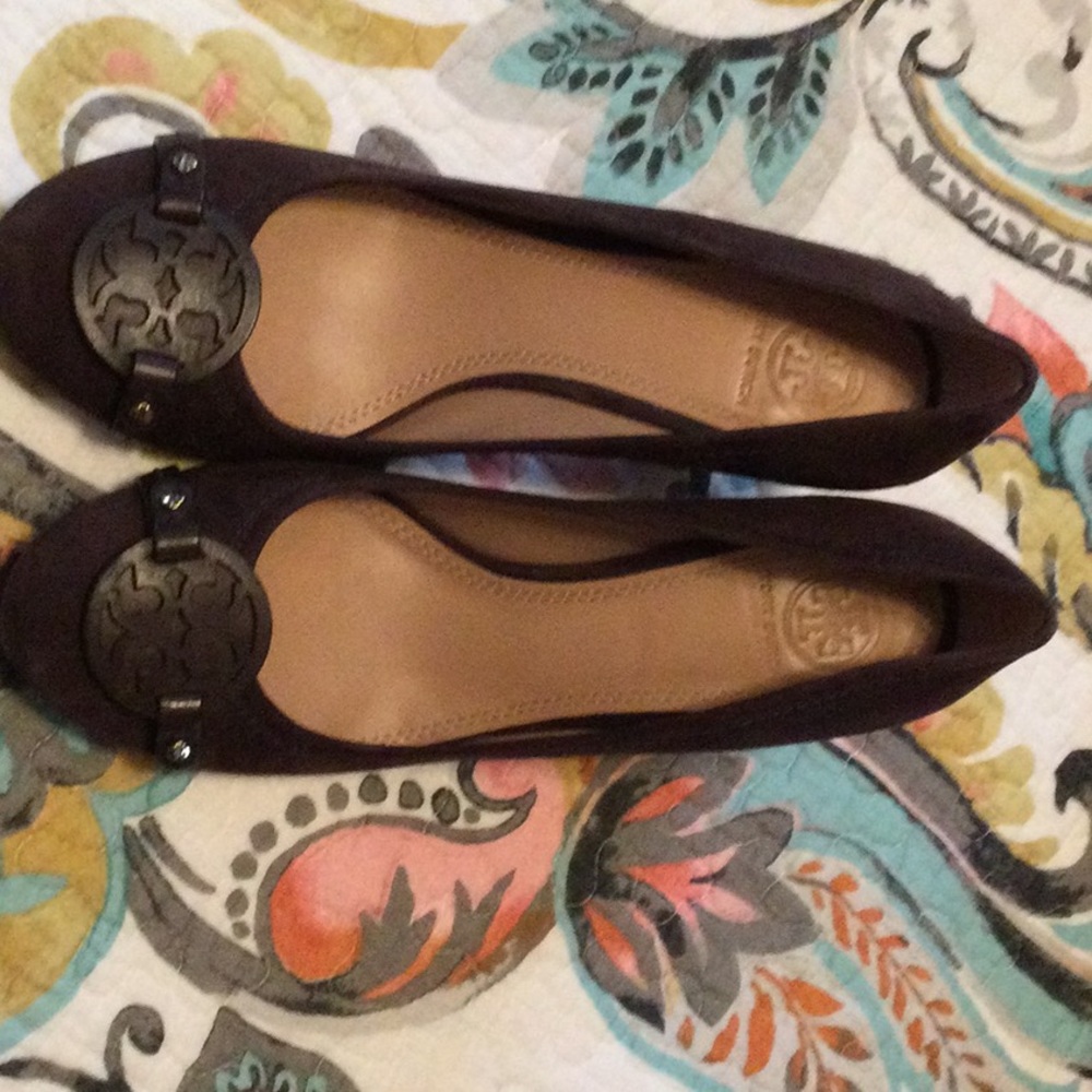 Tory Burch suede pumps in Brown. Size 7.5.